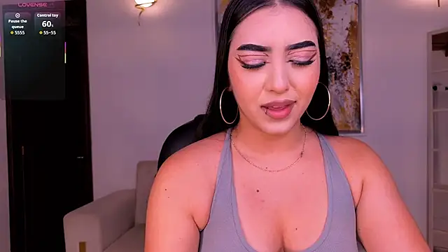 Snapshot of SophieLanne chatting on June 8, 2026, 12:03 am SophieLanne online show from June 8, 2026, 12:03 am