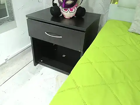 noa-camila online show from November 21, 2025, 12:59 pm