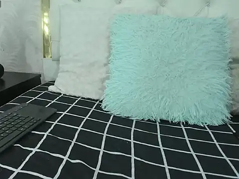 noa-camila online show from November 28, 2025, 12:30 pm