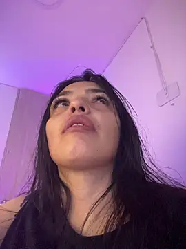 Snapshot of LaraDanverss chatting on December 19, 2025, 11:45 pm LaraDanverss online show from December 19, 2025, 11:45 pm