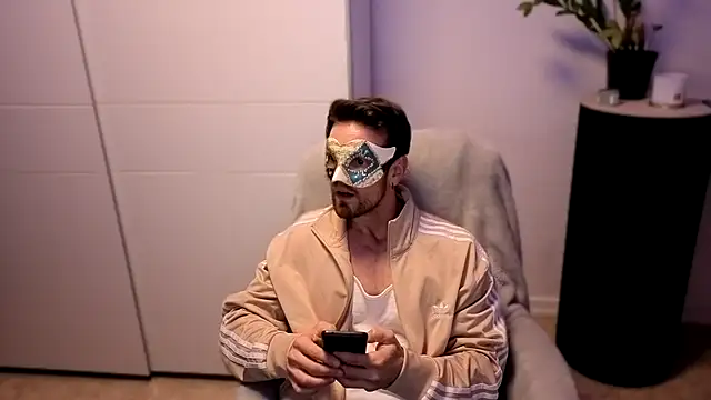 Snapshot of Mystery_Mark chatting on November 25, 2025, 6:08 pm Mystery Mark online show from November 25, 2025, 6:08 pm