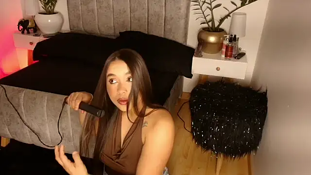 Lucy Carson online show from November 16, 2025, 1:44 am