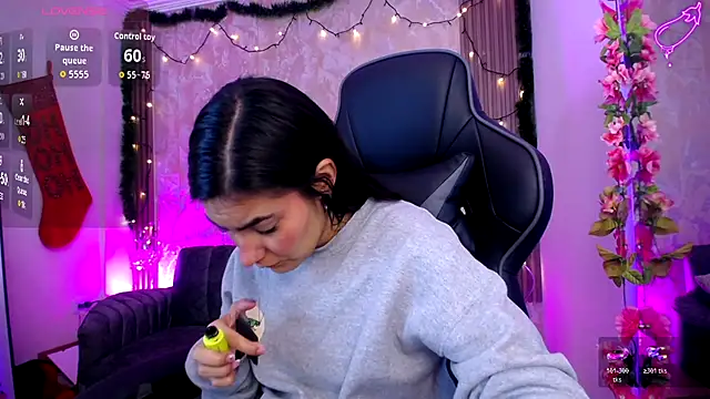 Tiny Mooore1 online show from November 27, 2025, 11:23 am