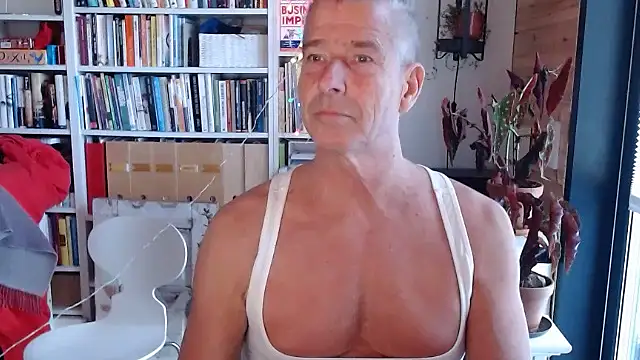 gymdaddypwrbtm online show from November 22, 2025, 8:02 am