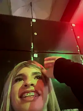 ValerySalasar online show from November 16, 2025, 5:46 am