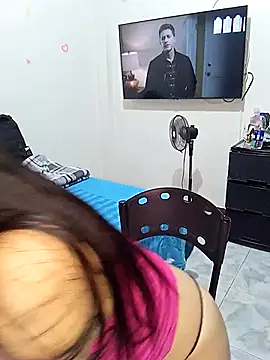 Snapshot of Damnhot26 chatting on November 21, 2025, 2:54 am Damnhot26 online show from November 21, 2025, 2:54 am