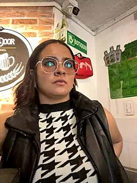 Snapshot of HANNAHBAKER00 chatting on November 22, 2025, 9:14 pm HANNAHBAKER00 online show from November 22, 2025, 9:14 pm