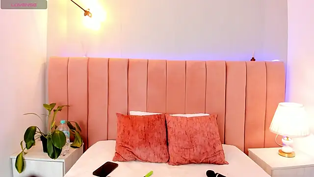 Anita wood online show from November 26, 2025, 10:00 pm