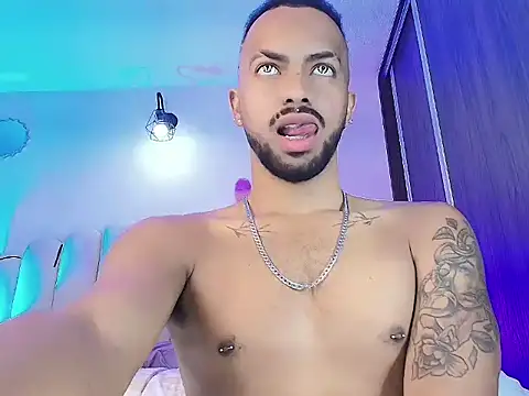 KMichelle1 online show from November 17, 2025, 2:06 am