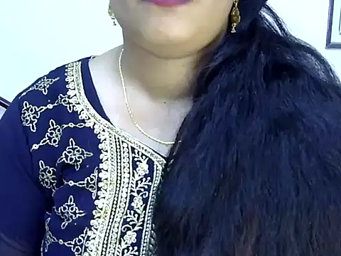 Snapshot of Muskan_Jha chatting on May 6, 2026, 2:11 pm Muskan Jha online show from May 6, 2026, 2:11 pm