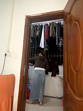 yiyi0316 online show from November 30, 2025, 10:19 am