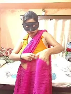 Cute-richa1 online show from February 1, 2026, 2:04 pm