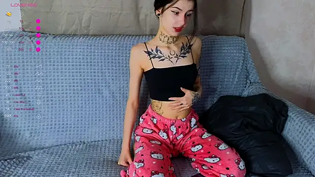 Donna Hicks online show from November 30, 2025, 2:48 am