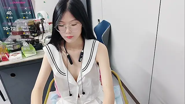 xlin-baby online show from May 7, 2026, 4:01 pm