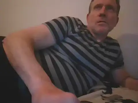 Snapshot of JonnaCD chatting on December 7, 2024, 4:42 am JonnaCD online show from December 7, 2024, 4:42 am