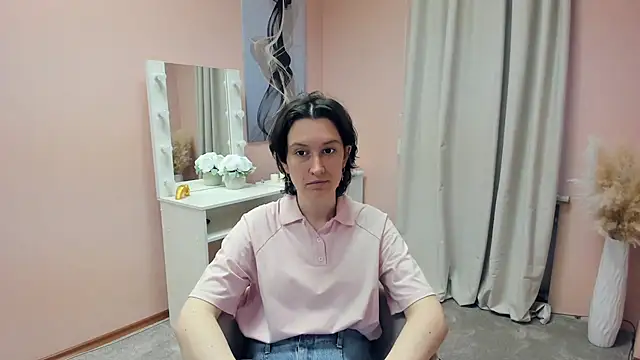 Snapshot of NenaBriand chatting on November 22, 2025, 8:02 am NenaBriand online show from November 22, 2025, 8:02 am