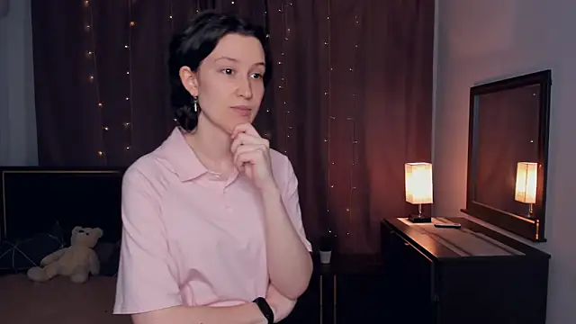 Snapshot of NenaBriand chatting on December 2, 2025, 8:08 am NenaBriand online show from December 2, 2025, 8:08 am