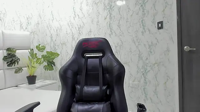 Nataly-Blonde online show from December 19, 2025, 12:17 am