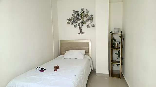 Sienna harrington online show from November 22, 2025, 8:30 pm