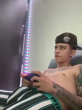 Scott hots69 online show from November 29, 2025, 3:31 am