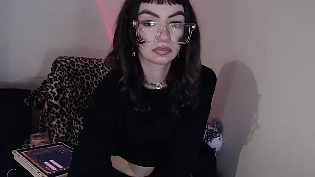 sugarthekitten online show from November 26, 2025, 5:19 am