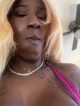 Motherbigbus online show from January 5, 2026, 6:22 pm