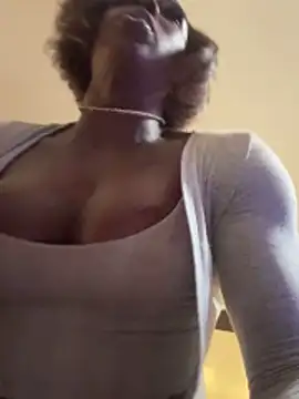 Motherbigbus online show from March 6, 2026, 3:03 am