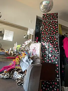 Motherbigbus online show from March 7, 2026, 8:39 pm