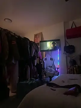 Motherbigbus online show from April 10, 2026, 12:10 pm