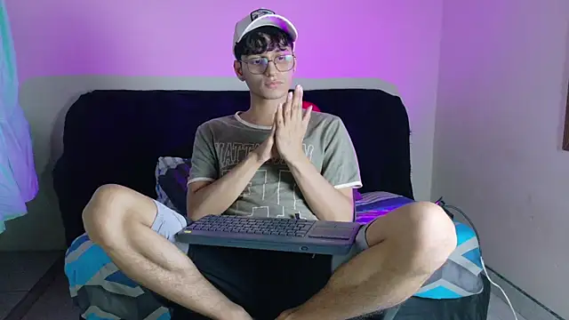 Snapshot of andrew_dann chatting on June 19, 2026, 9:07 pm andrew dann online show from June 19, 2026, 9:07 pm