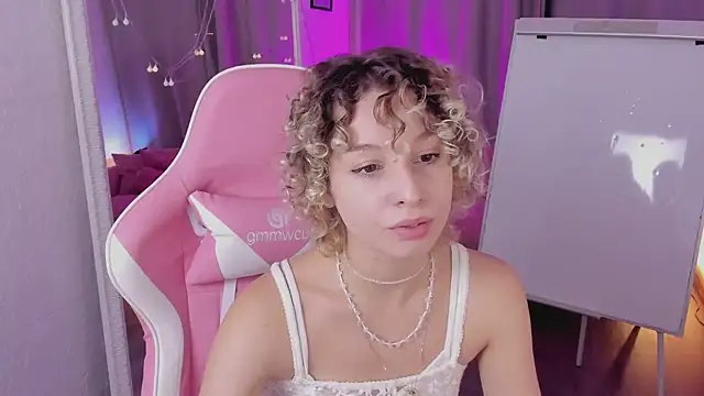 Mary Wohlberg online show from November 25, 2025, 6:24 am