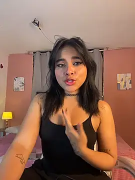 Snapshot of Sophie_wyld chatting on November 17, 2025, 11:21 pm Sophie wyld online show from November 17, 2025, 11:21 pm