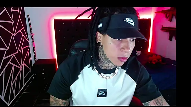 Zero-X9 online show from November 18, 2025, 9:30 pm