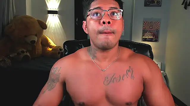 LEONHDZ online show from November 21, 2025, 5:28 am