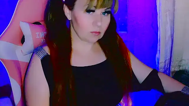 BESTLOLA online show from November 17, 2025, 10:43 am