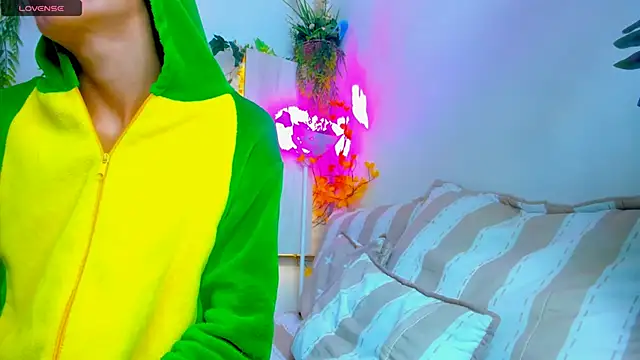 Twinkk Guy online show from November 22, 2025, 2:10 am