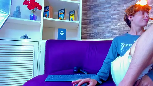 Twinkk Guy online show from November 24, 2025, 8:41 pm