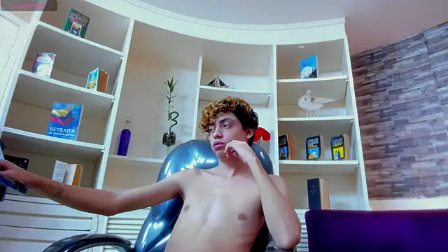 Twinkk Guy online show from November 28, 2025, 12:52 pm