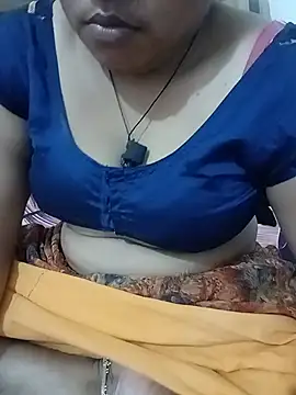 Snapshot of Menka_cut34 chatting on July 7, 2026, 9:02 am Menka cut34 online show from July 7, 2026, 9:02 am