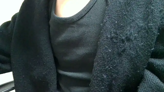 minhyuck001 online show from November 17, 2025, 12:33 pm