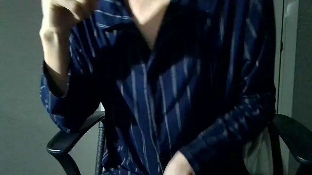 minhyuck001 online show from November 23, 2025, 2:39 pm