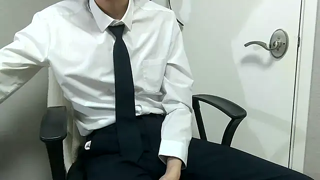 minhyuck001 online show from November 24, 2025, 12:05 pm