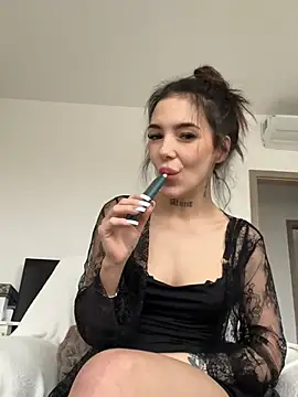 lunababy77 online show from February 20, 2026, 2:50 pm