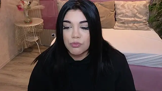 SpicyCarlaXX online show from February 5, 2026, 5:28 pm