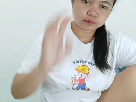 Snapshot of Sweetbigtits_69 chatting on November 26, 2025, 5:14 pm Sweetbigtits 69 online show from November 26, 2025, 5:14 pm