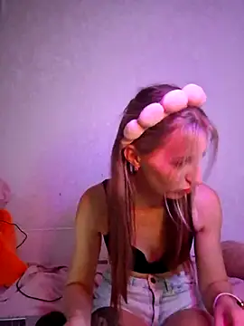 Snapshot of carolinakis_ chatting on November 20, 2025, 10:53 pm carolinakis online show from November 20, 2025, 10:53 pm