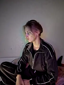 Snapshot of carolinakis_ chatting on December 1, 2025, 9:53 pm carolinakis online show from December 1, 2025, 9:53 pm