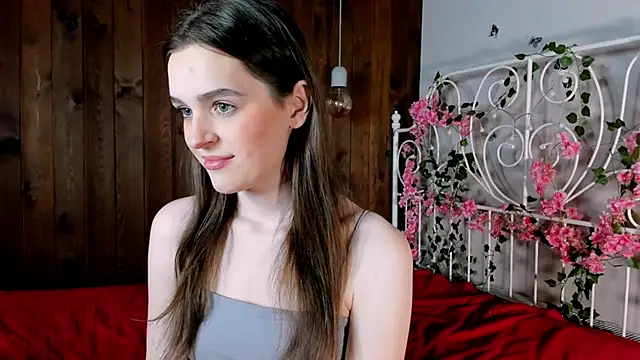 CathrineBinnie online show from November 21, 2025, 7:45 pm