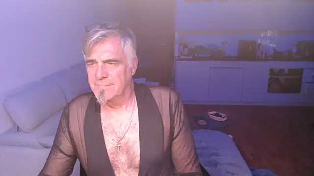 Buidapest online show from April 4, 2026, 1:37 am