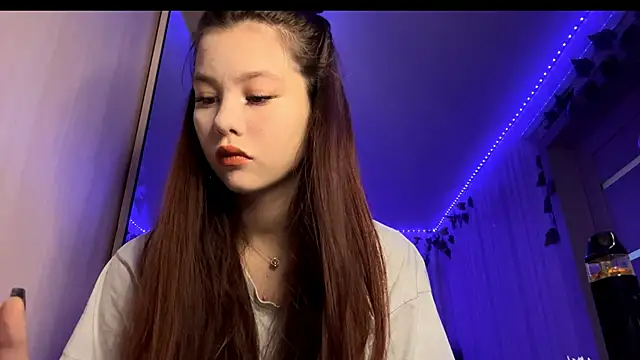 Snapshot of CutieSlim chatting on November 19, 2025, 10:59 am CutieSlim online show from November 19, 2025, 10:59 am